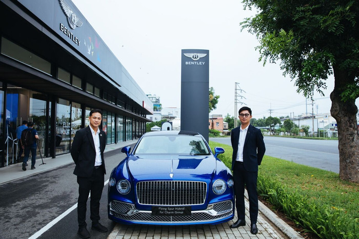 xe Bentley Flying Spur Hybrid