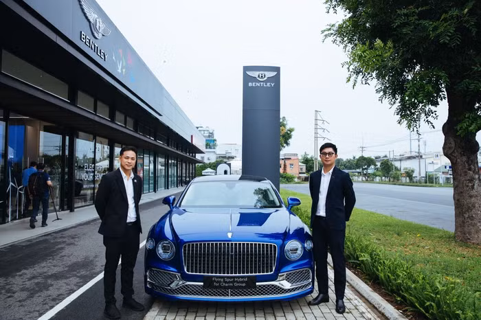 xe Bentley Flying Spur Hybrid