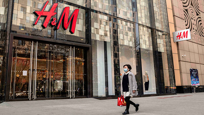 H&M đứng trước làn sóng tẩy chay vì "thay đổi bản đồ online"