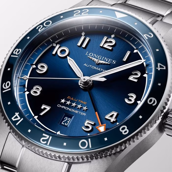 Biểu tượng 5 sao nổi bật trên mặt số biểu tượng Longines Spirit ZULU Time