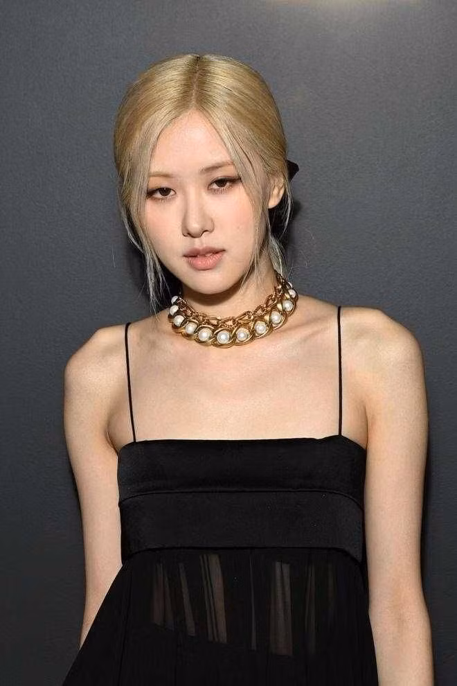 Rosé và Jisoo - “bùng nổ” hay “nhạt nhòa” tại Paris Fashion Week?-9
