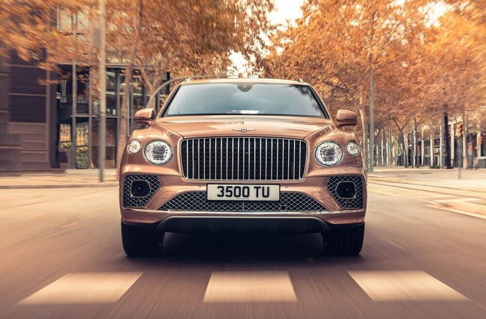 Bentley Bentayga EWB chính thức giới thiệu khoang nội thất rộng nhất ảnh 6