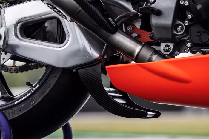 Aprilia RSV4 Xtrenta mạnh 230 mã lực, giới hạn chỉ 100 xe ảnh 4