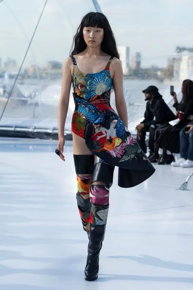 Alexander McQueen Xuân Hè 2023