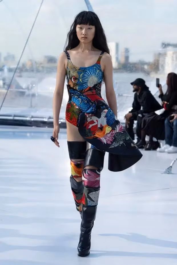 Alexander McQueen Xuân Hè 2023