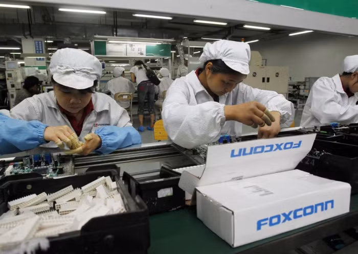 Apple tăng tốc chuyển nhà máy