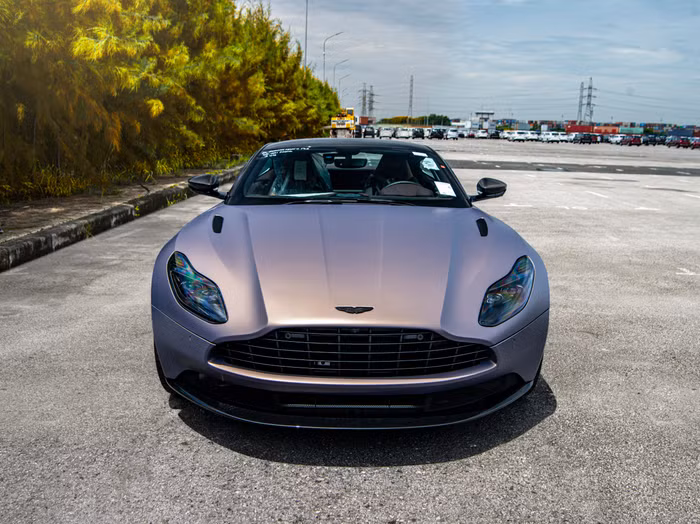 Chi tiết 2 mẫu xe độc bản của Aston Martin từ thương hiệu xe Anh Quốc ảnh 8 DB11_IMGP6204-scaled.jpg