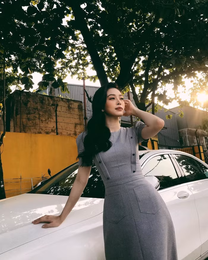 Instagram look sao Việt tuần qua: Hà Tăng ở nhà mà lên đồ sang hết nấc, vòng 1 xôi thịt của Minh Hằng chiếm sóng - Ảnh 4.