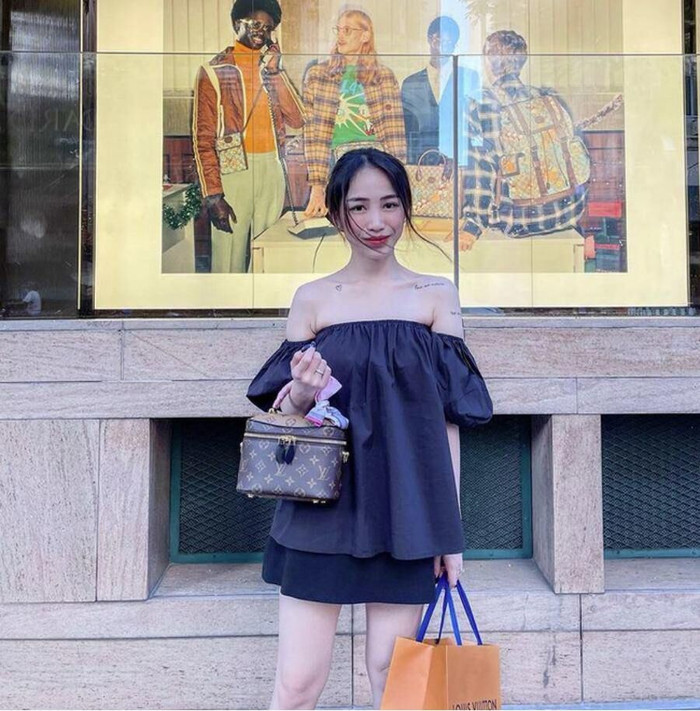 Ái nữ Minh Nhựa tậu giày hiệu liền tay giữa mùa dịch ảnh 14