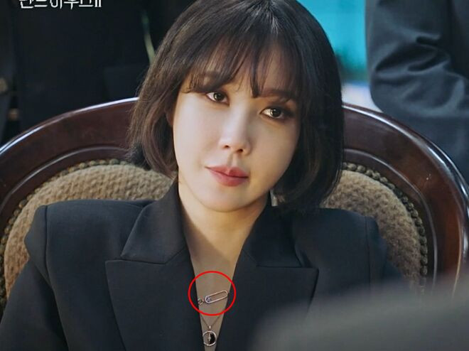 4 kiểu tóc ngắn hot nhất trong phim Hàn nửa đầu năm 2021: Toàn những kiểu giúp sang cả khuôn mặt ảnh 5 4 kiểu tóc ngắn hot nhất trong phim Hàn nửa đầu năm 2021: Toàn những kiểu giúp sang cả khuôn mặt - Ảnh 2.