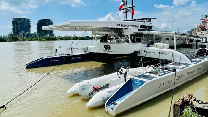 Siêu tàu Energy Observer đang dừng chân tại thành phố Hồ Chí Minh ảnh 2 20222506-Yacht-9-930x523.jpg