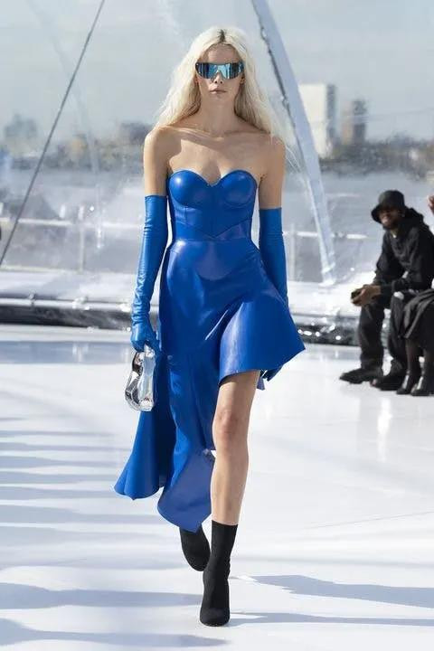 Alexander McQueen Xuân Hè 2023