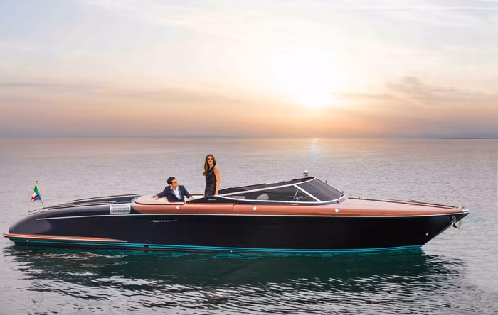 LuxYacht bàn giao du thuyền hạng sang Riva Aquariva Super đầu tiên tại thị trường Đông Nam Á