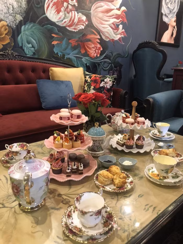 En Rose Tea Room & Boutique: Tiệm trà đẹp tựa cổ tích giữa lòng Sài thành