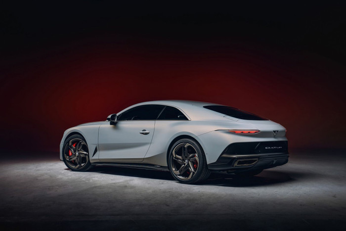 Bentley Mulliner Batur - Mẫu xe mạnh nhất nhà Bentley ảnh 4