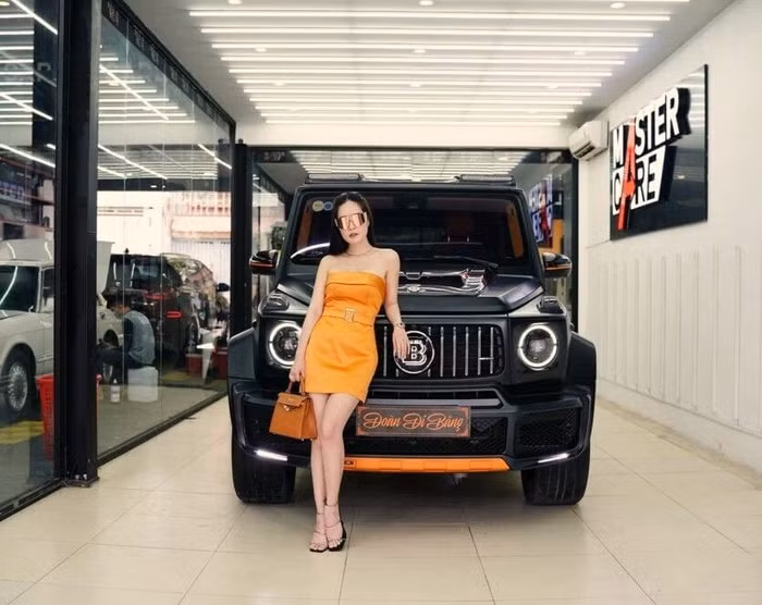 Ca sĩ Đoàn Di Băng "chơi lớn" chi tiền tỷ độ Mercedes G63 Edition 1 huyền thoại lên Brabus để "đón tết" , Nội thất sang như Rolls Royce - Tinxe247