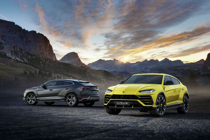 Lamborghini Urus chính hãng tại Việt Nam có giá 13,1 tỷ đồng