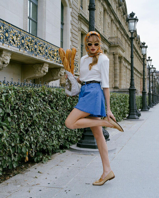 Cách phối áo trắng kiểu Pháp, từ áo sơ mi đến áo dây đều có kiểu mix đẹp ảnh 10