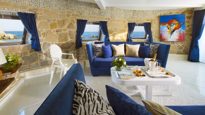 mảu xanh chủ đạo của khu nghỉ dưỡng Des Pêcheurs