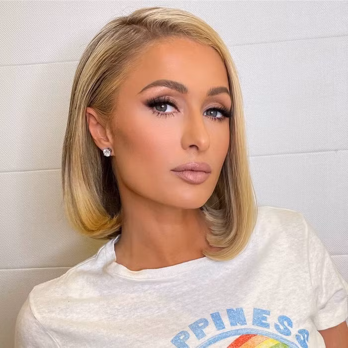 Paris Hilton xinh đẹp và trẻ trung hơn khi cắt tóc ngắn