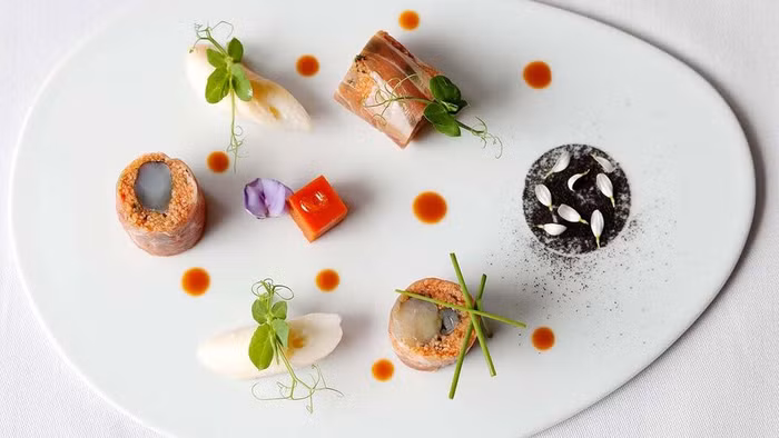 Nhà hàng sang trọng thường phục vụ món ăn nhỏ