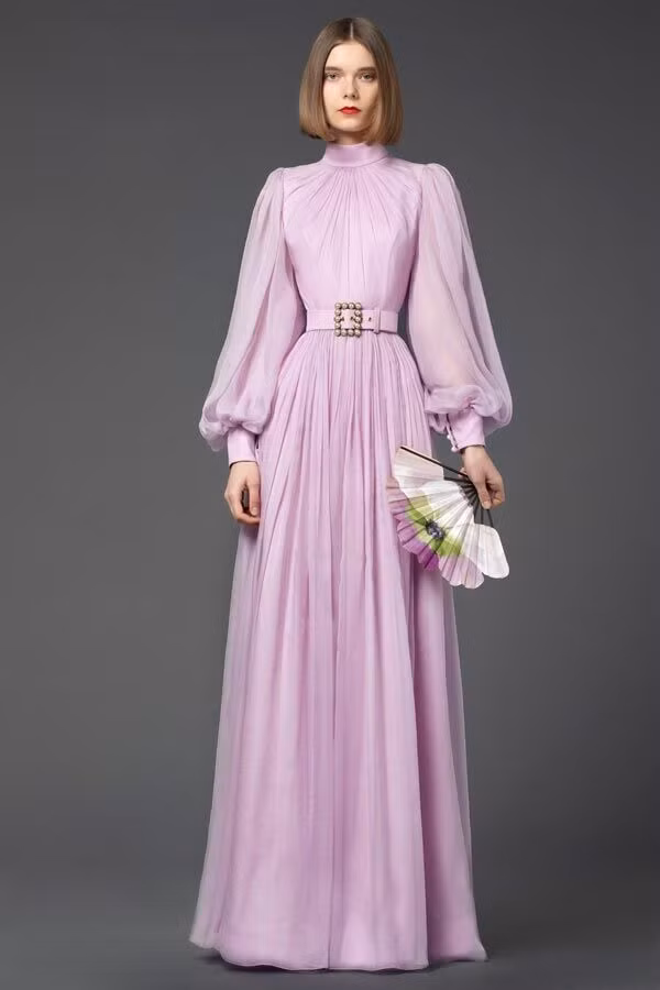 "Tím lilac" lên ngôi cho mùa mốt Thu Đông 2021/22 ảnh 2