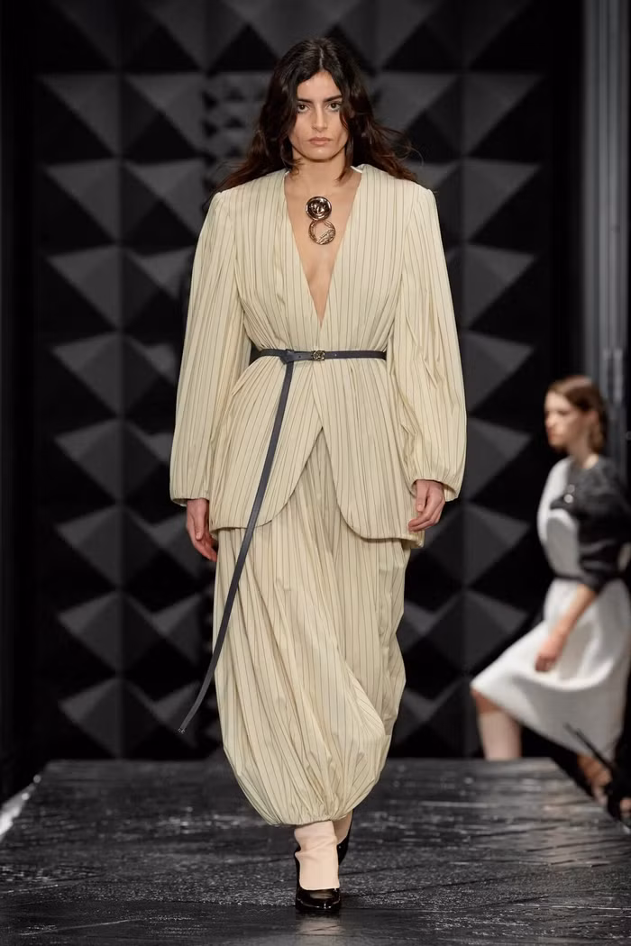  Louis Vuitton Thu Đông 2023