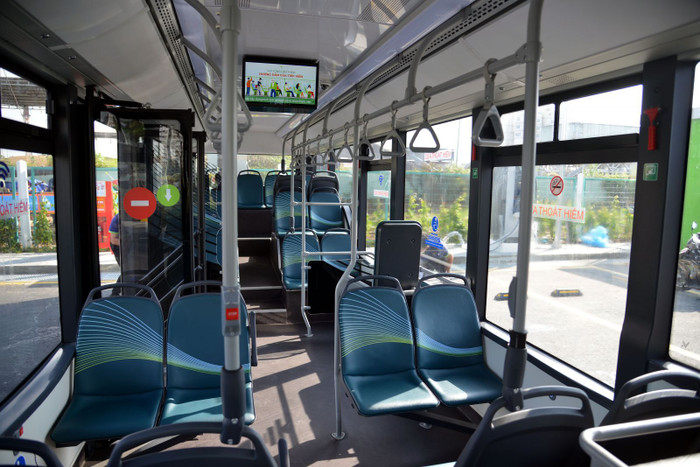 Xe buýt điện VinBus xuất hiện trên đường phố Sài Gòn ảnh 5 Xe buýt điện VinBus xuất hiện trên đường phố Sài Gòn ảnh 5