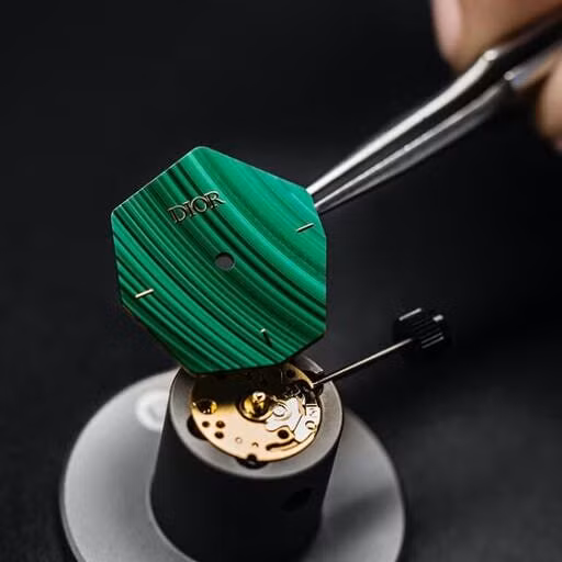 Đồng hồ Dior Gem: Nét quý phái trên cổ tay ảnh 3