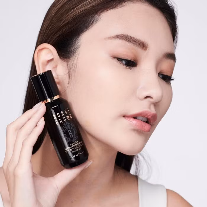 OBBI Brown Việt Nam chính thức ra mắt sản phẩm kem nền, kem lót Intensive Skin Serum phiên bản mới ảnh 1