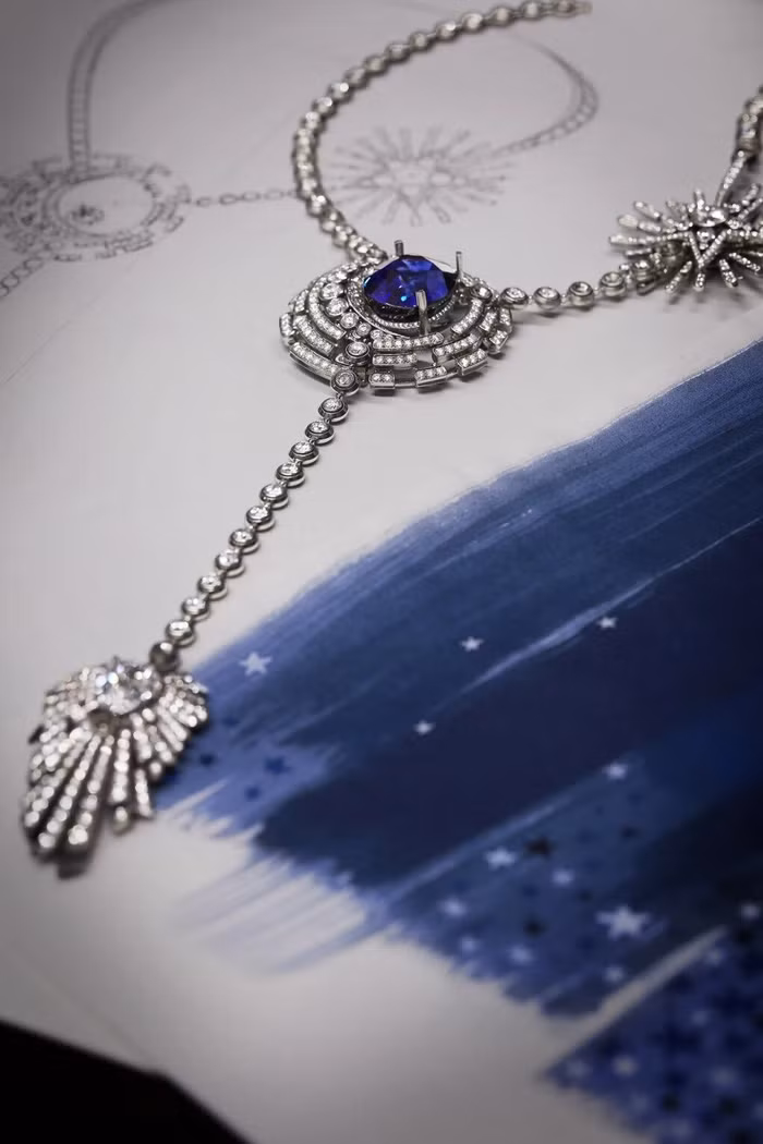 Chanel trình làng mẫu vòng cổ “Allure Céleste” - Tuyệt tác đánh dấu kỷ niệm "tuổi 90" ảnh 16