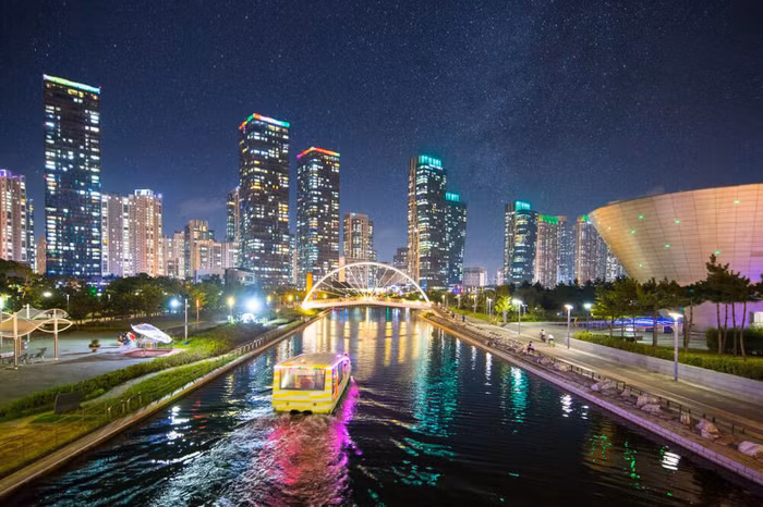 incheon-visit-korea-2-1678090543.jpg?w=1200&h=0&q=100&dpr=1&fit=crop&s=J7J6rInSD9c_tbpEb5SmfQ