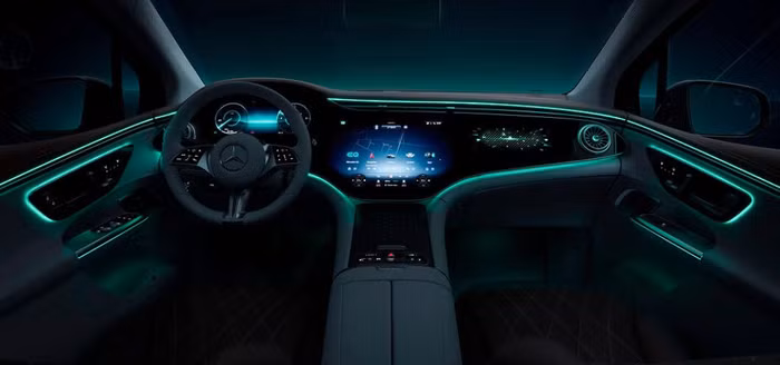 Mercedes-Benz EQE SUV lộ ảnh nội thất trước khi ra mắt ảnh 2