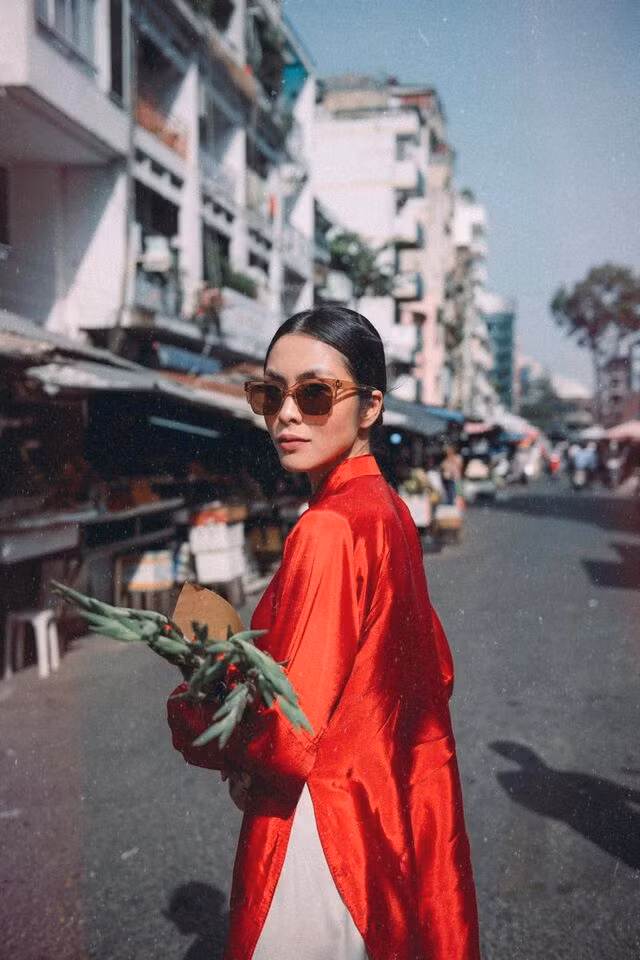  Tăng Thanh Hà diện áo dài