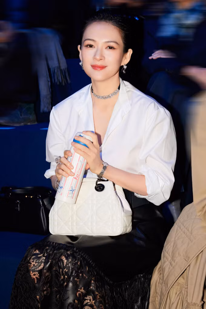 khách mời tại Paris Fashion Week