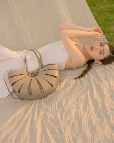 Tủ đồ đẫm mùi sang chảnh của nàng tiểu thư kiêm Beauty Blogger Chloe Nguyễn ảnh 11