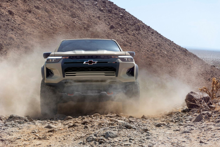 Chevrolet Colorado 2023 chính thức ra mắt với thiết kế tương đồng Silverado ảnh 1