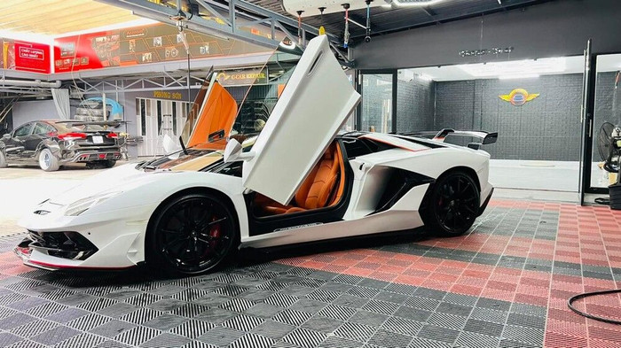 Lamborghini Aventador Roadster độ thành phiên bản giới hạn SVJ đầu tiên tại Việt Nam ảnh 3