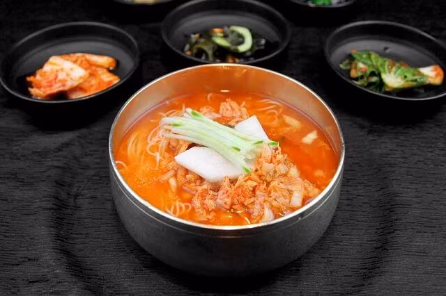 Mỳ kim chi Mariguksu là món ăn hảo hạng ở Hàn Quốc