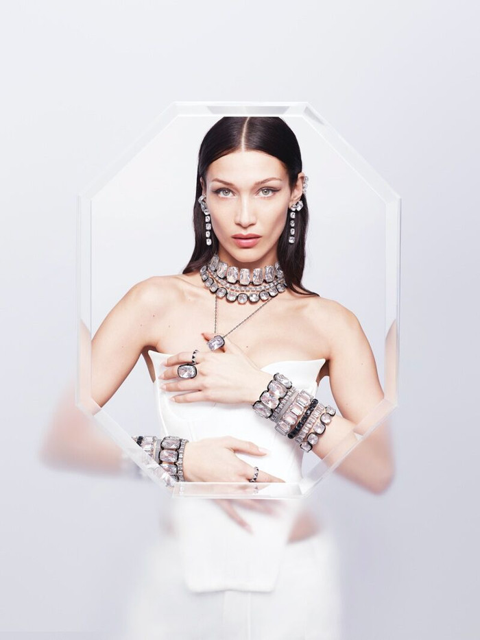 Bella Hadid là gương mặt đại diện mới của Swarovski ảnh 2 Bella Hadid