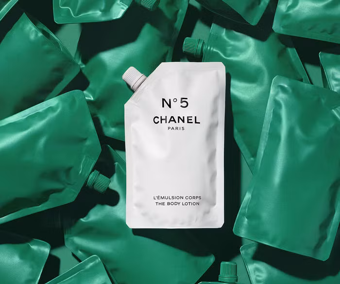 Chanel kỷ niệm 100 năm dòng nước hoa No.5 kinh điển bằng BST Factory 5-6