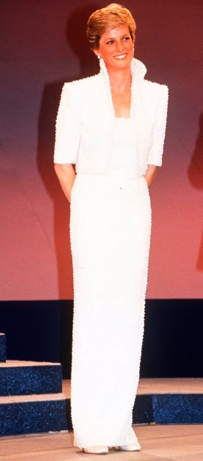 Những “bộ cánh” biểu tượng thời trang một thời của công nương Diana-9