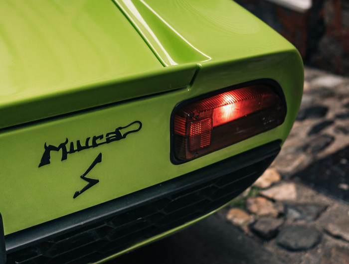 Lamborghini Miura mẫu xe đầu tiên được trang bị động cơ V12 đặt giữa ảnh 3