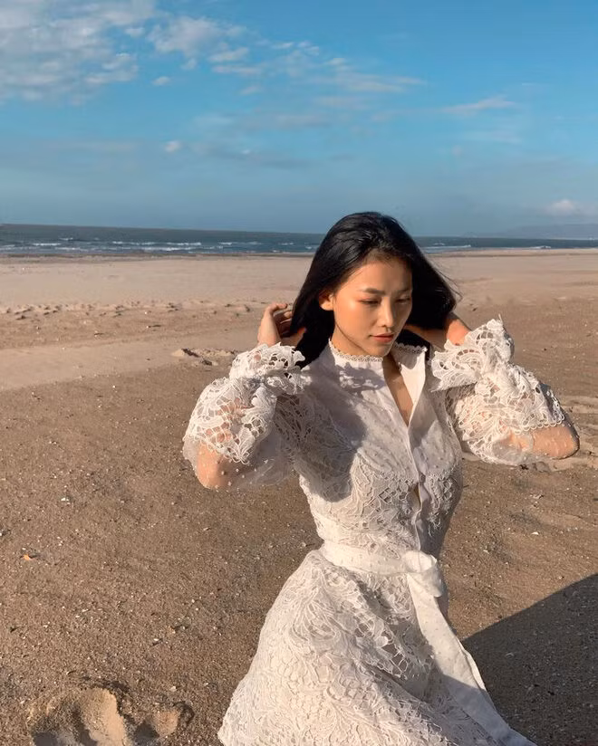 Mặc đẹp như Hoa hậu: HH Phương Khánh có 1001 kiểu váy áo bánh bèo, diện vào vừa sang, vừa sexy khó tả ảnh 4