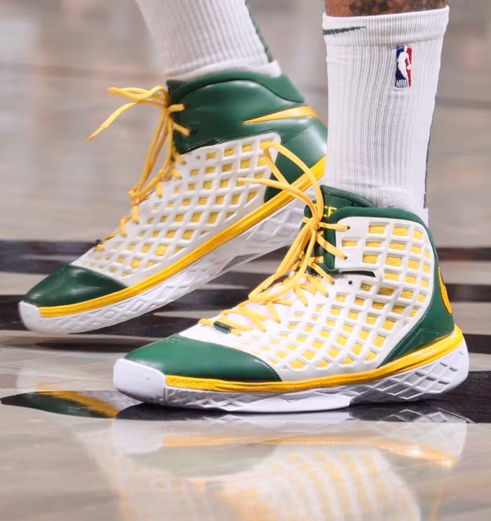 PJ Tucker - “Ông vua sneaker” trong giới NBA - P2-10