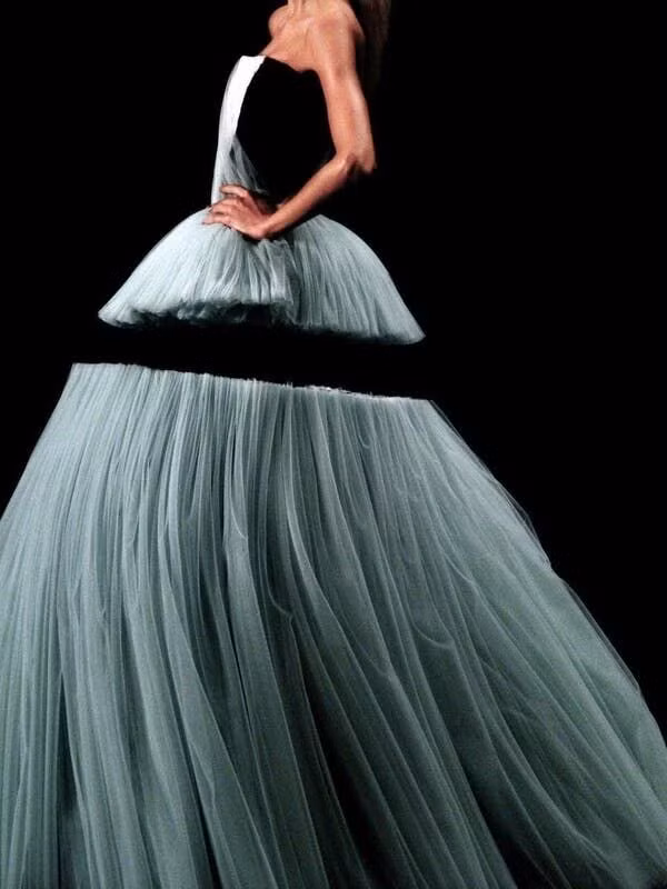 L’Documentary: Cắt và Xén của Viktor và Rolf ảnh 3