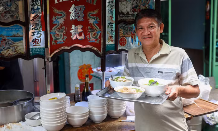 Tiệm mì tươi gần 90 năm của gia đình gốc Hoa