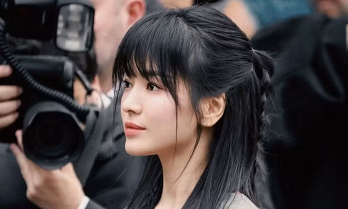 Song Hye Kyo gây sốt ở Milan Fashion Week