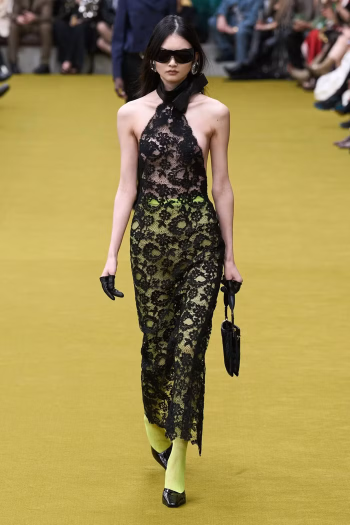00044-gucci-fall-2023-ready-to-w-1677298654.jpg?w=1200&h=0&q=100&dpr=1&fit=crop&s=yYq07LHqYfydAI09uK4X4A