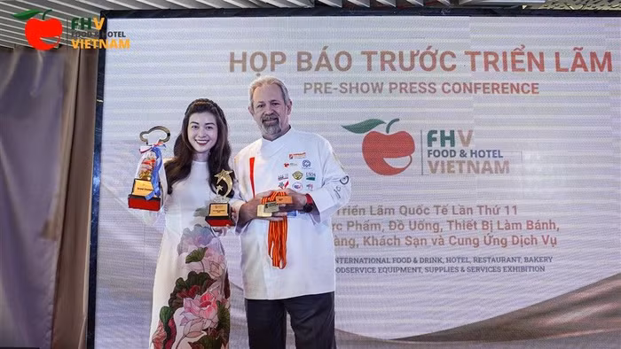 Ông Norbert Ehrbar, Trưởng ban tổ chức Cuộc thi đầu bếp Việt Nam tài năng